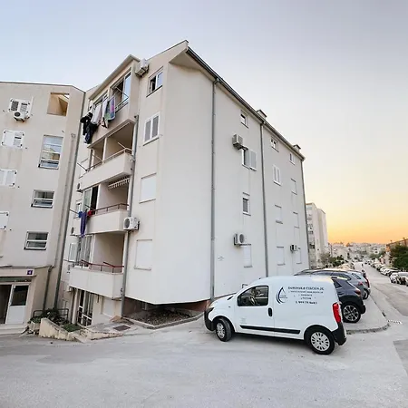Damare Apartment